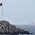 Oil tumbles as Iran and US pause strikes over Strait of Hormuz