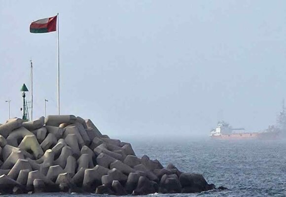 Oil tumbles as Iran and US pause strikes over Strait of Hormuz